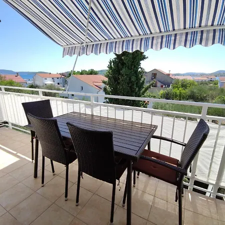 Apartamento Srima