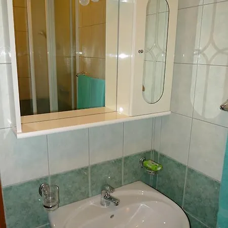 Srima Apartman *