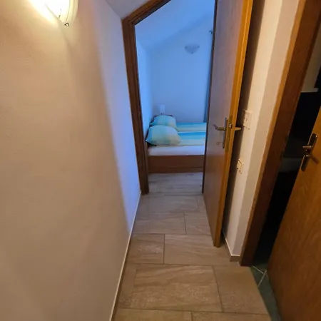Srima Apartman *